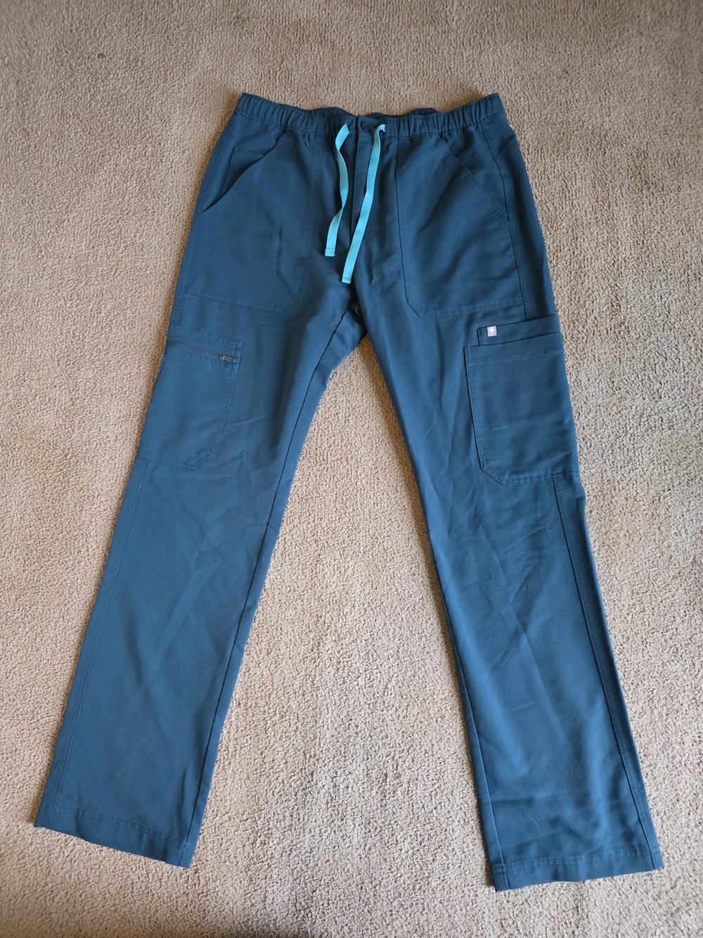 FIGS Men's Cairo Straight-Leg Cargo Scrub Pants